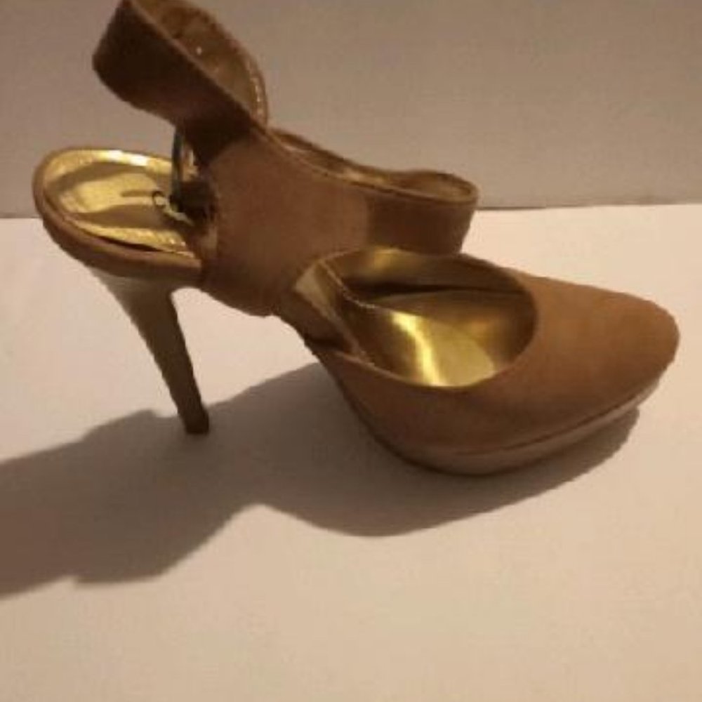 Shoes - Picture 4 of 5